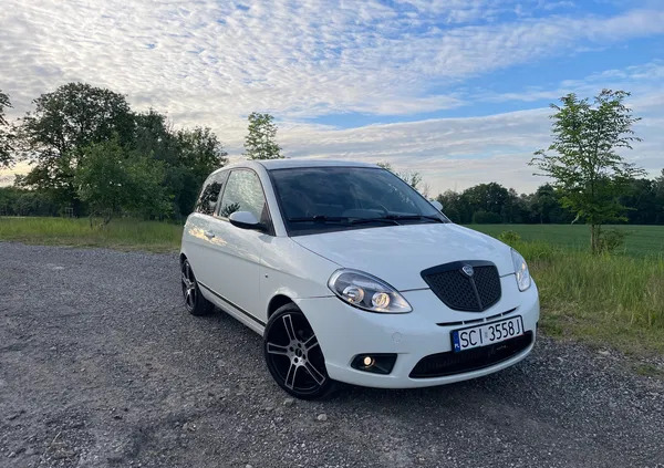 lancia Lancia Ypsilon cena 18000 przebieg: 185500, rok produkcji 2007 z Praszka